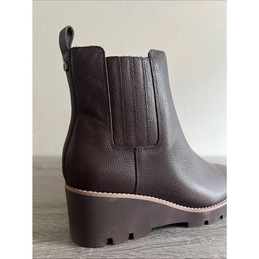 Vionic Aria 2.0 Dark Brown Leather Chelsea Wedge Lug Sole Booties 9M